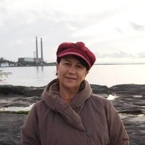 Meet your Posher, Connie